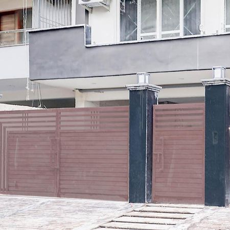 Super Hotel O Sector 43 Гургаон Екстериор снимка